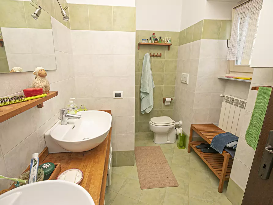 Immagine 29 di Villa in vendita  in Via privata Scanduè 23 a Serra Riccò