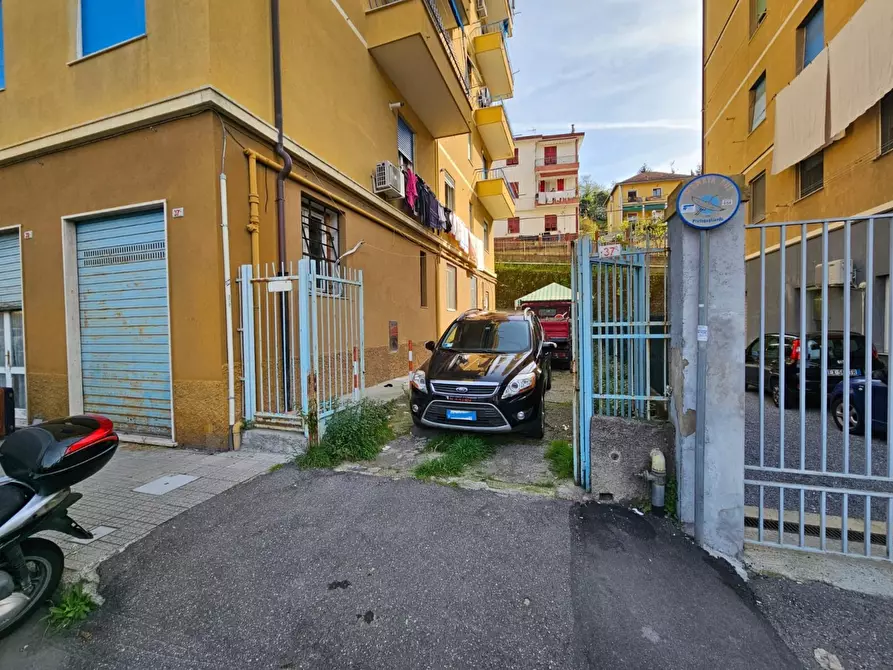 Immagine 41 di Bilocale in vendita  a Genova