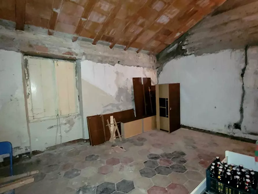 Immagine 35 di Pentalocale in vendita  in Via Campi 7 a Serra Riccò