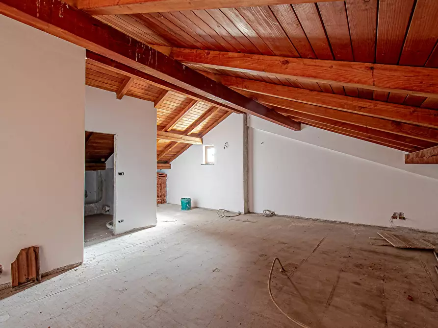 Immagine 13 di Trilocale in vendita  in Via Luigi Nino Malerba 2727 a Busalla