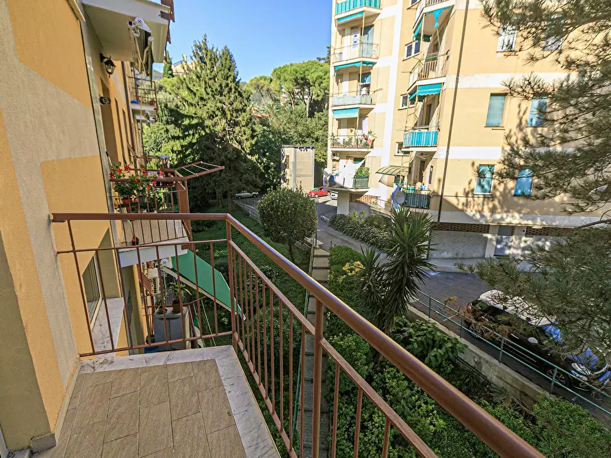 Immagine 12 di Pentalocale in vendita  in Via delle Acacie 10 a Genova