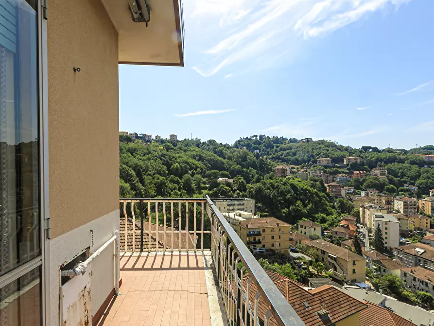 Immagine 30 di Quadrilocale in vendita  in Via Fratelli Gazzo 22/14 a Serra Riccò