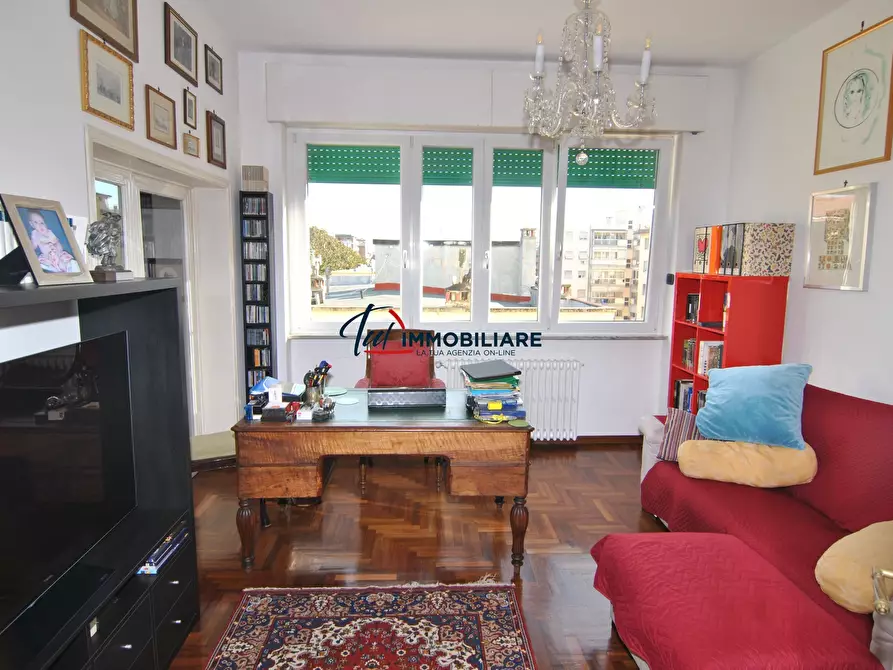 Immagine 14 di Pentalocale in vendita  in Viale Fabbricotti 3 a Livorno