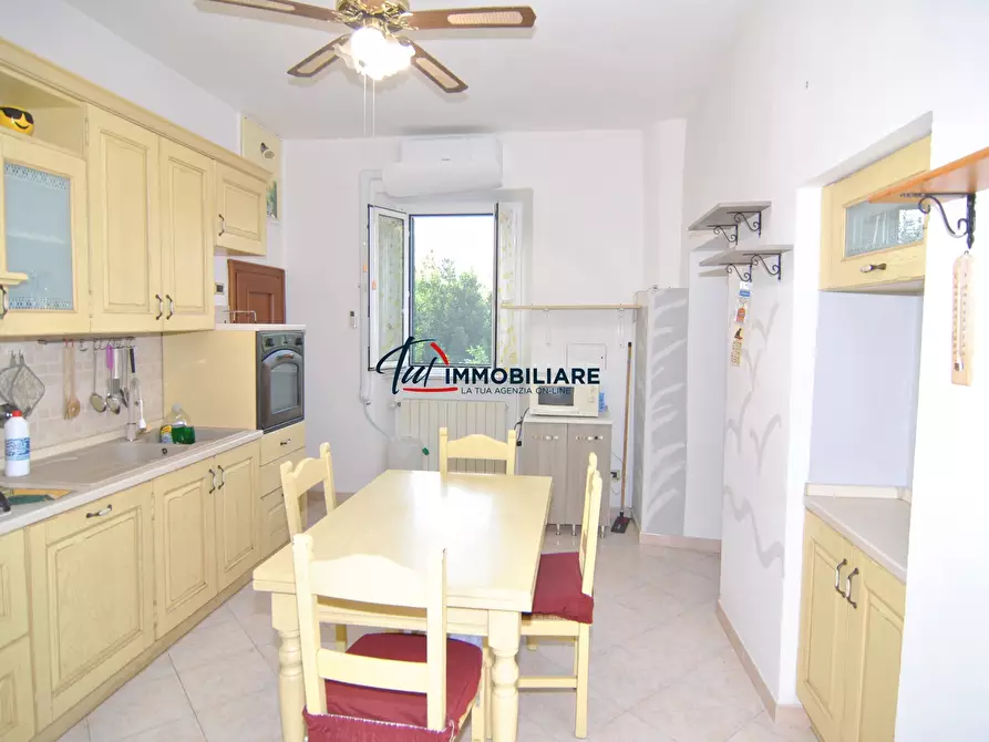 Immagine 6 di Trilocale in vendita  in Piazza Gavi 5 a Livorno