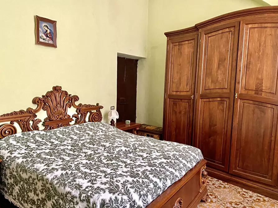 Immagine 13 di Pentalocale in vendita  in Piazza Confraternita 6 a Dogliani