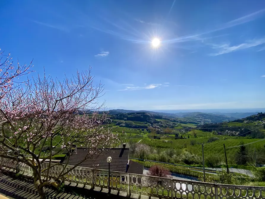 Immagine 17 di Villa in vendita  in via bricco broncio a Serravalle Langhe