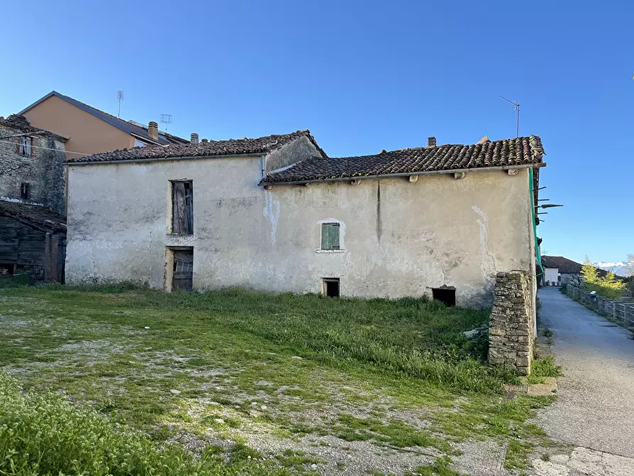 Immagine 7 di Rustico / casale in vendita  in Via Belvedere 4 a Serravalle Langhe