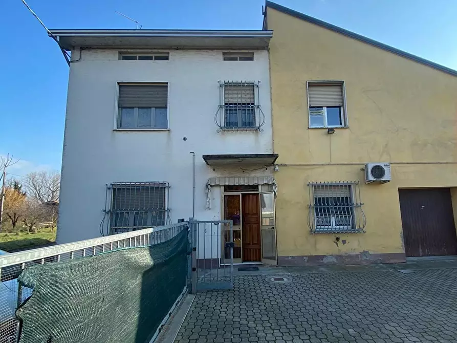 Immagine 36 di Villetta a schiera in vendita  in Argine Filippina 104 a Sissa Trecasali