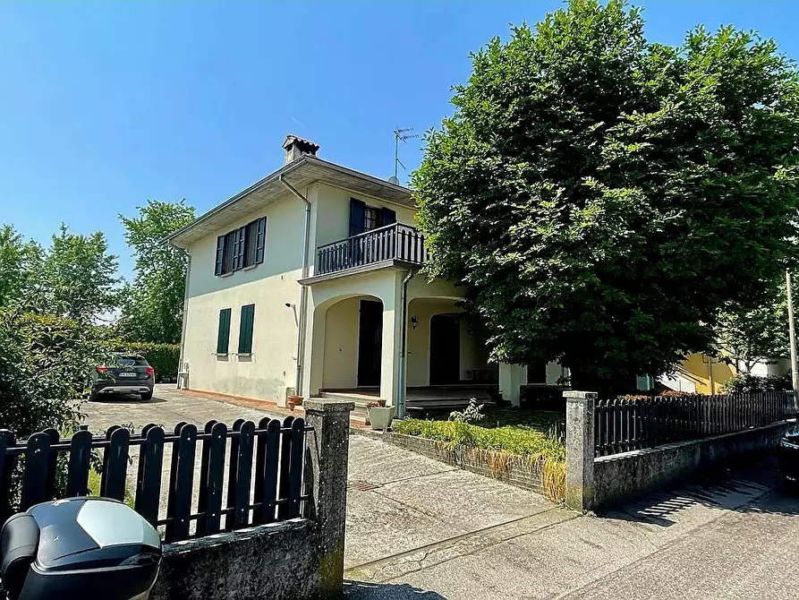 Immagine 1 di Villa in vendita  in Via Gualazzini Caio 14 a San Secondo Parmense