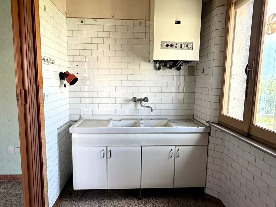 Immagine 11 di Casa bifamiliare in vendita  in Strada Comunale-Vallone a Senigallia