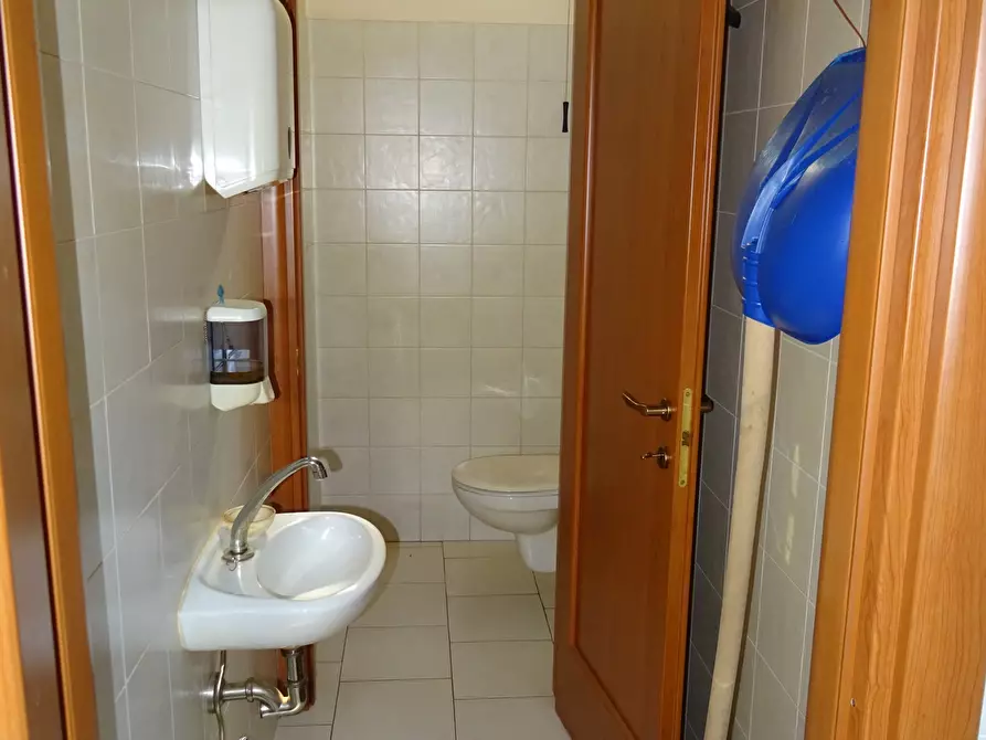 Immagine 28 di Appartamento in vendita  a Ostra