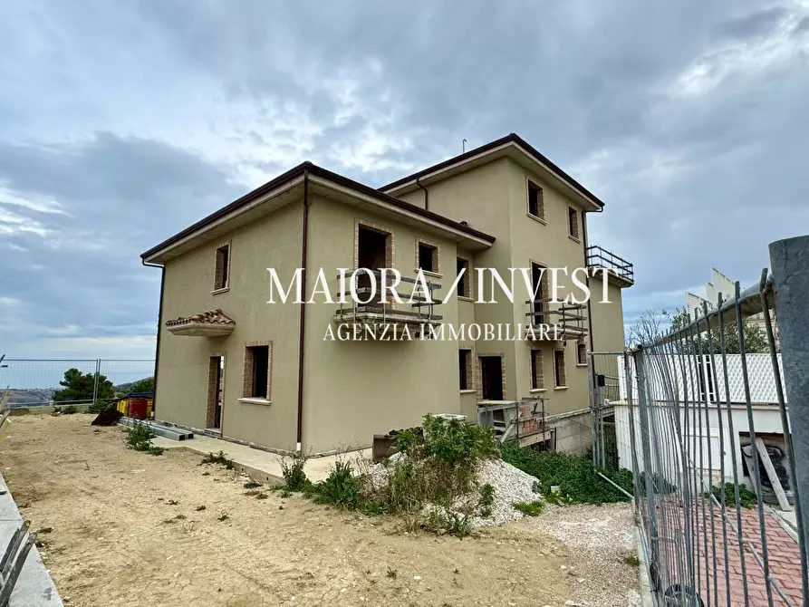 Immagine 10 di Villa in vendita  a Monteprandone