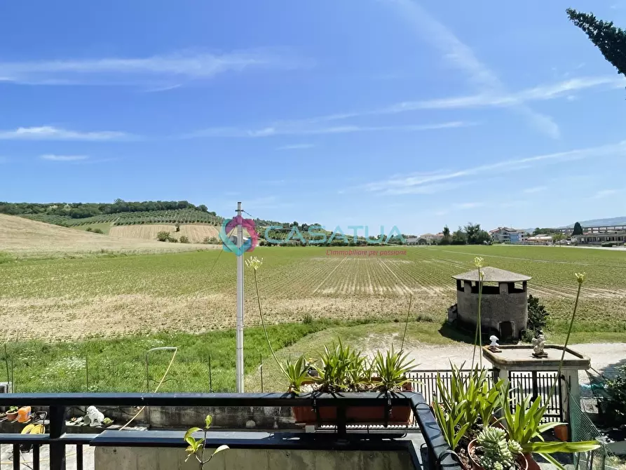 Immagine 44 di Villa in vendita  a Castellalto