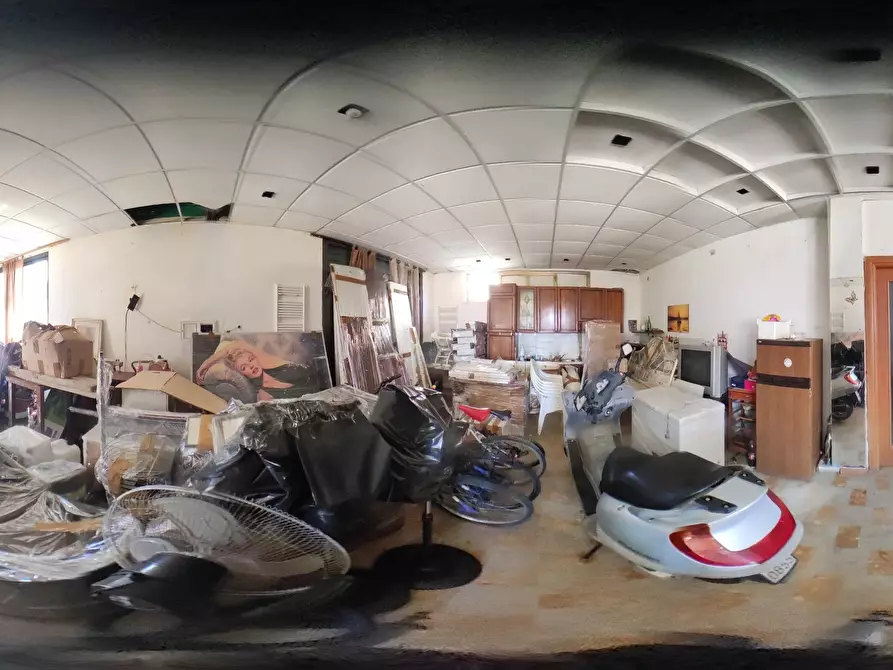 Immagine 2 di Locale commerciale in vendita  a Pineto