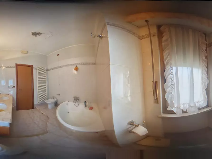 Immagine 13 di Trilocale in vendita  a Silvi