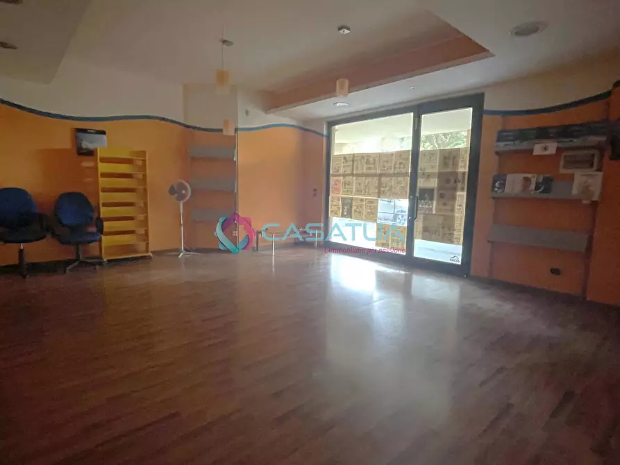 Immagine 4 di Locale commerciale in vendita  a Silvi