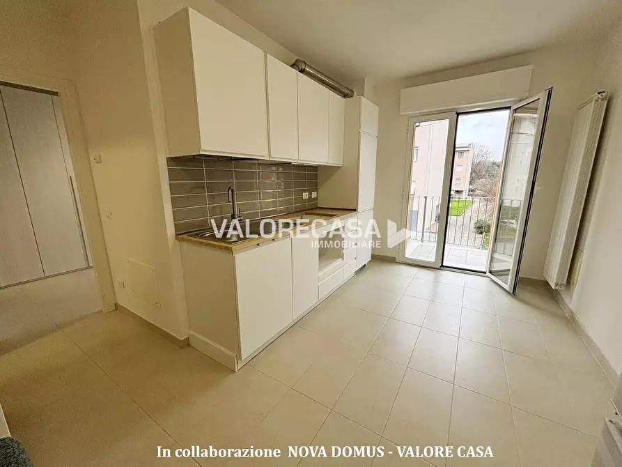Immagine 1 di Bilocale in vendita  in Via Borghetto 27 a Castelnuovo Magra