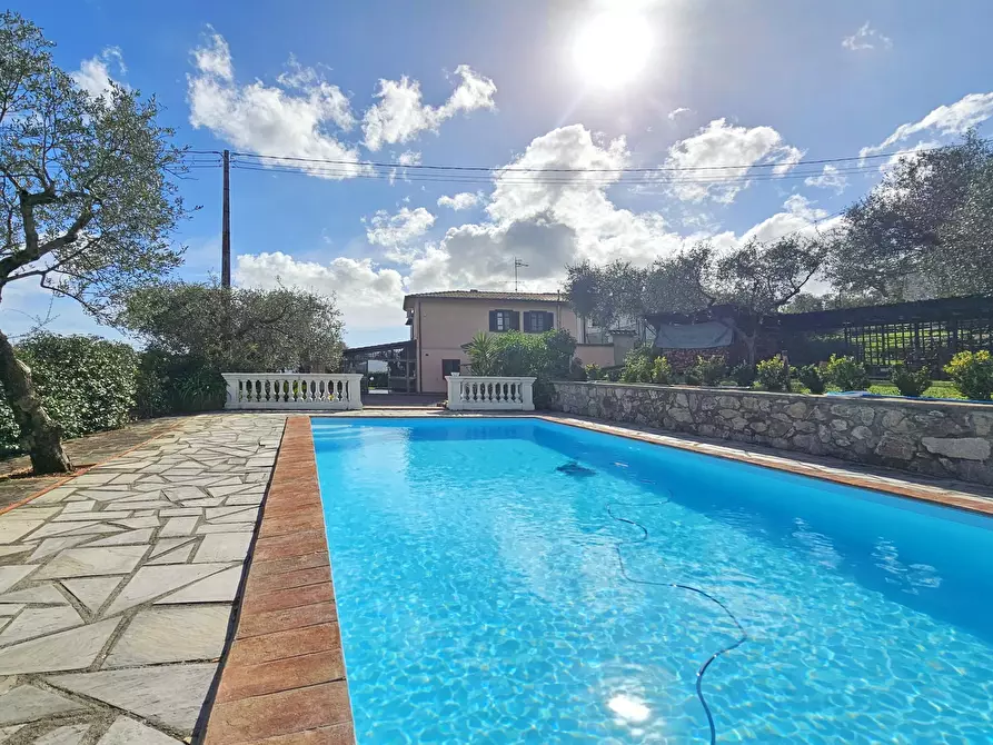 Immagine 60 di Villetta a schiera in vendita  in Via Porredo 152 a Fosdinovo