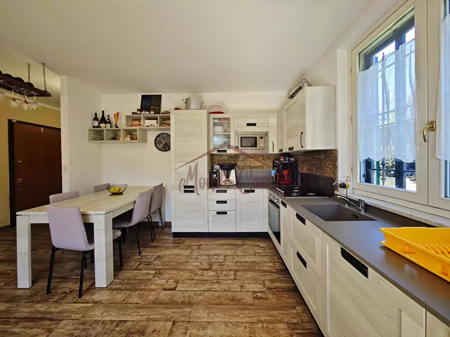 Immagine 10 di Pentalocale in vendita  in Via Socrate Benacci 29 a Sarzana