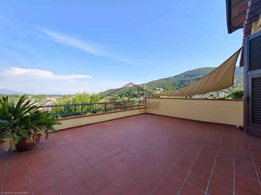 Immagine 1 di Porzione di casa in vendita  in Via Camisano 21 a Ameglia