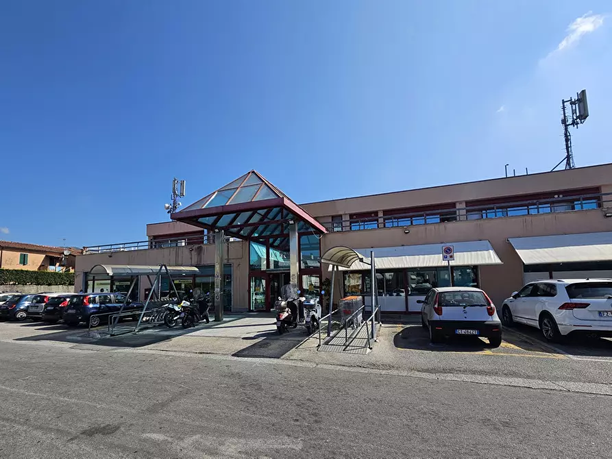 Immagine 18 di Bar / Ristorante in vendita  in Via Eugenio Montale 35 a Carrara