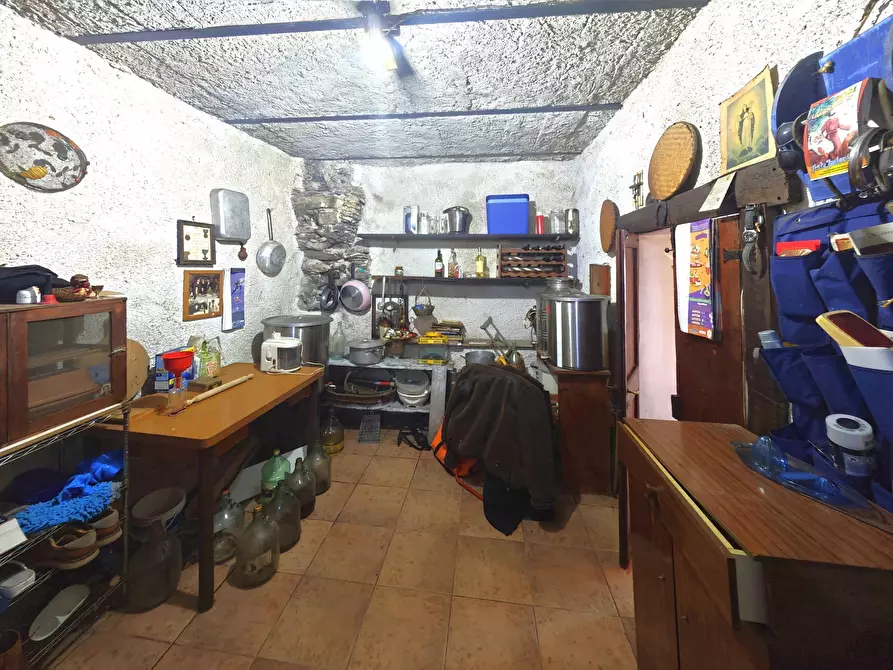 Immagine 15 di Porzione di casa in vendita  in Via Palazzina 8 a Fosdinovo