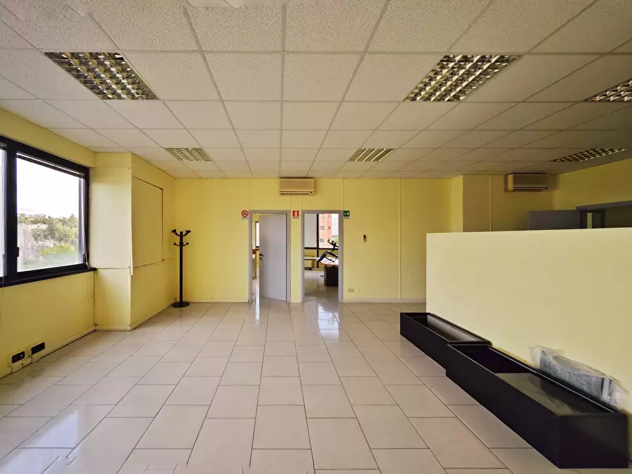 Immagine 15 di Ufficio in vendita  in Via Brigata Partigiana Ugo Muccini 92 a Sarzana