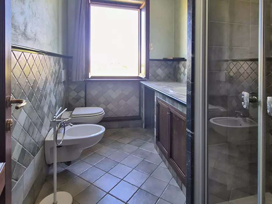 Immagine 16 di Trilocale in vendita  in Via Canale 106 a Castelnuovo Magra