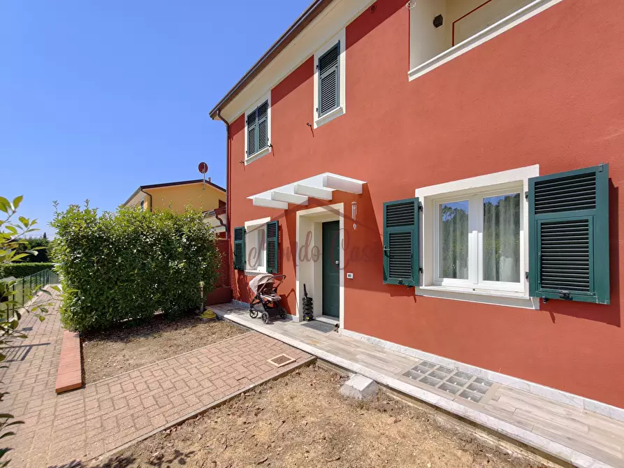 Immagine 94 di Villetta a schiera in vendita  in Via Rigazzo a Sarzana