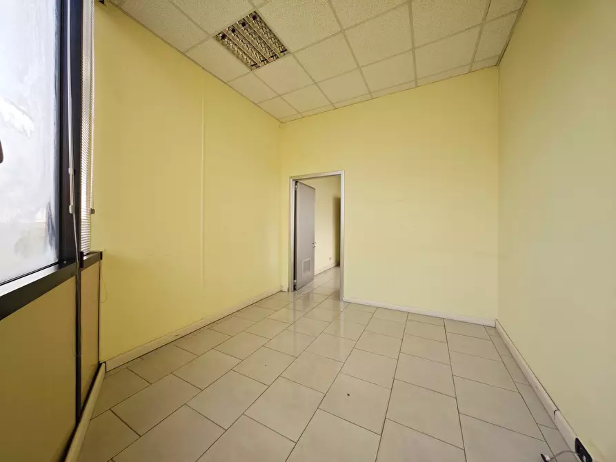 Immagine 35 di Ufficio in vendita  in Via Brigata Partigiana Ugo Muccini 92 a Sarzana