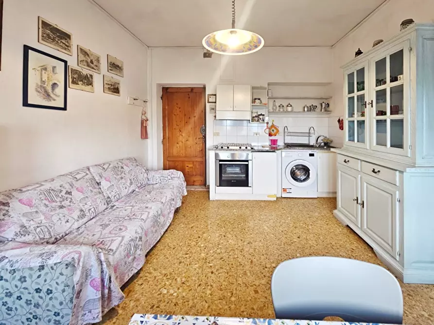 Immagine 10 di Bilocale in vendita  in Via P. Ratti 32 a Ameglia