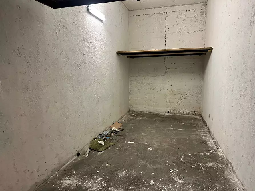 Immagine 2 di Garage in vendita  in Via Pesaro 45 a Torino