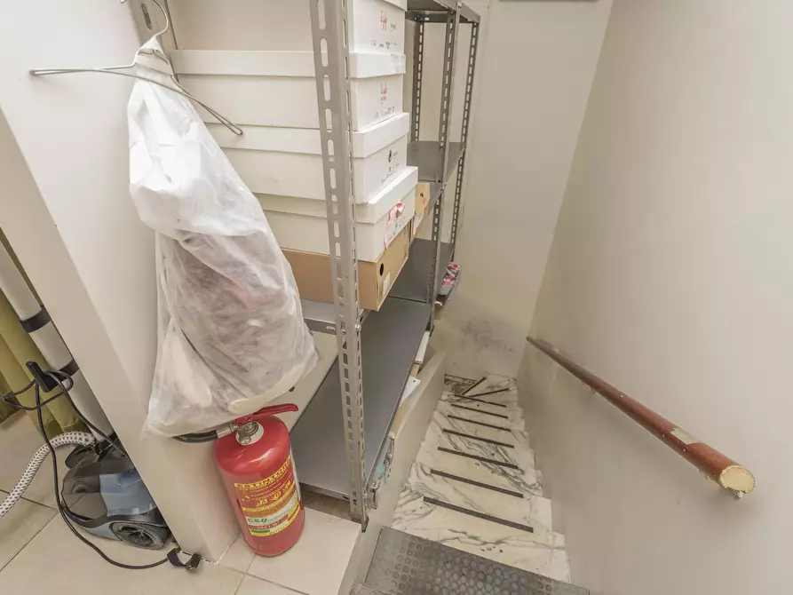 Immagine 25 di Attività commerciale in affitto  in Via Antonio Gramsci 15 a Torino