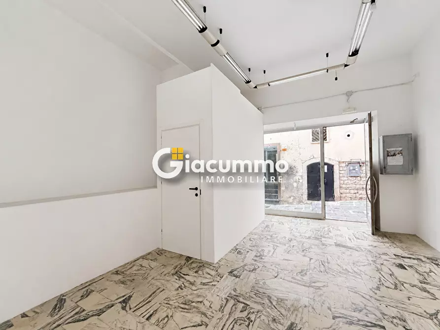 Immagine 8 di Locale commerciale in affitto  in Via Fratelli Bandiera 1 a Potenza