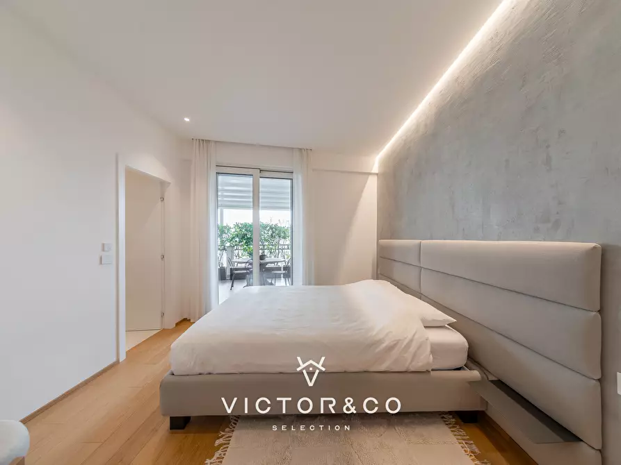 Immagine 43 di Attico in vendita  a Novara