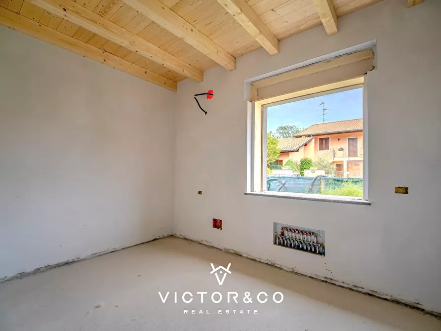 Immagine 12 di Villa in vendita  in Via Isonzo 6 a Oleggio