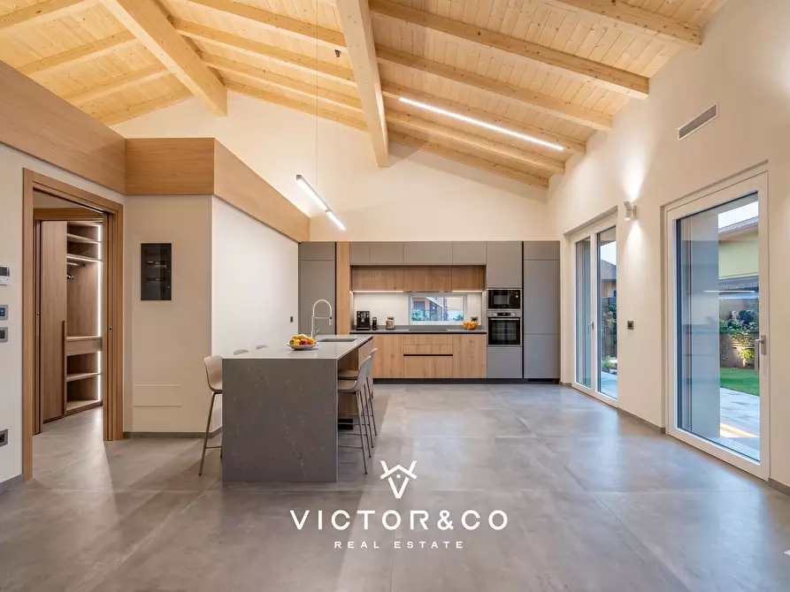 Immagine 3 di Villa in vendita  in Via Isonzo 6 a Oleggio