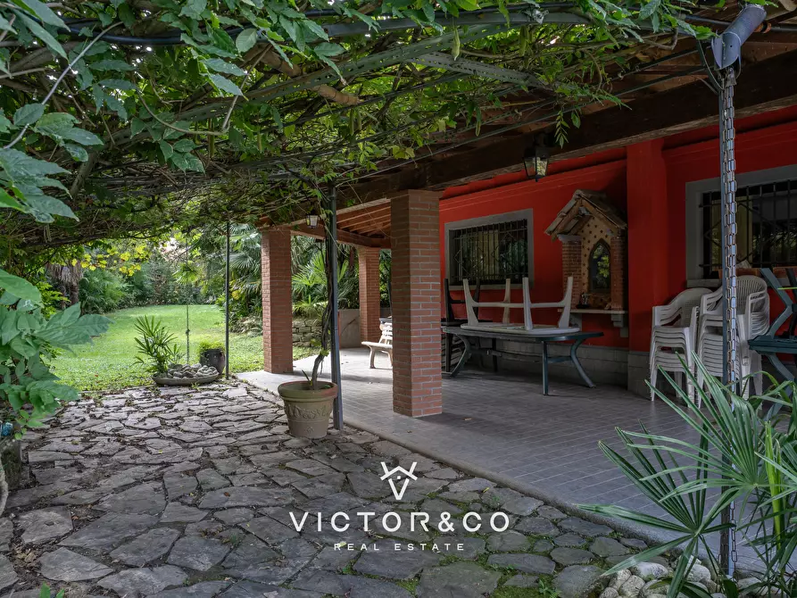 Immagine 49 di Villa in vendita  in Viale Parco Mazza sn a Oleggio