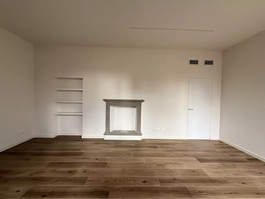 Immagine 19 di Bilocale in vendita  in Via Giuseppe Sirtori 1 a Carate Brianza