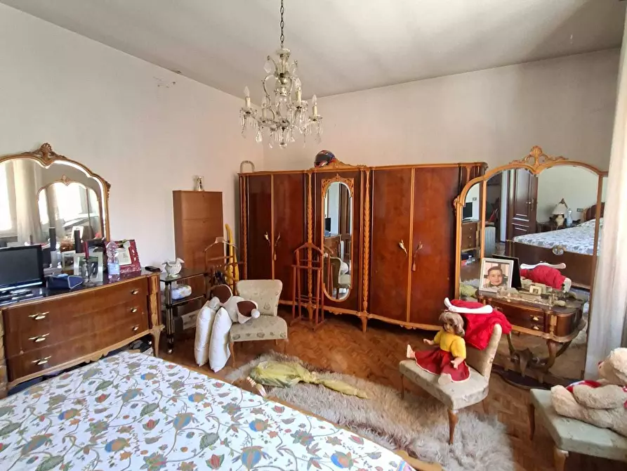 Immagine 35 di Trilocale in vendita  a Medesano