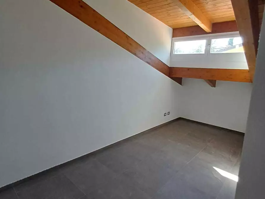 Immagine 27 di Trilocale in vendita  a Medesano