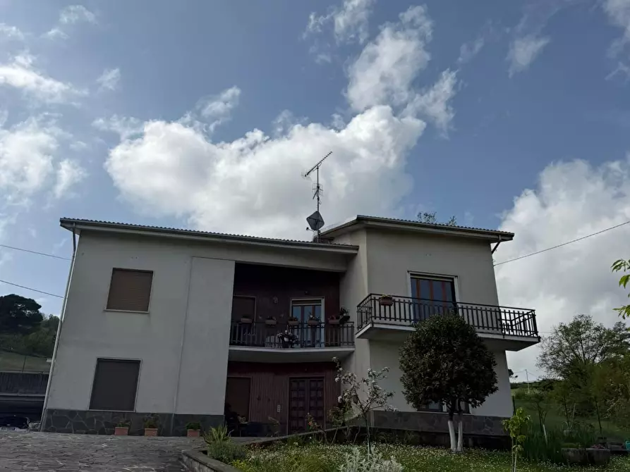 Immagine 2 di Casa bifamiliare in vendita  a Fornovo Di Taro