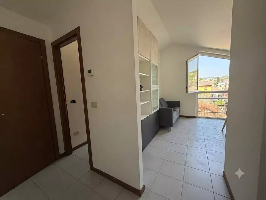 Immagine 5 di Trilocale in affitto  a Medesano