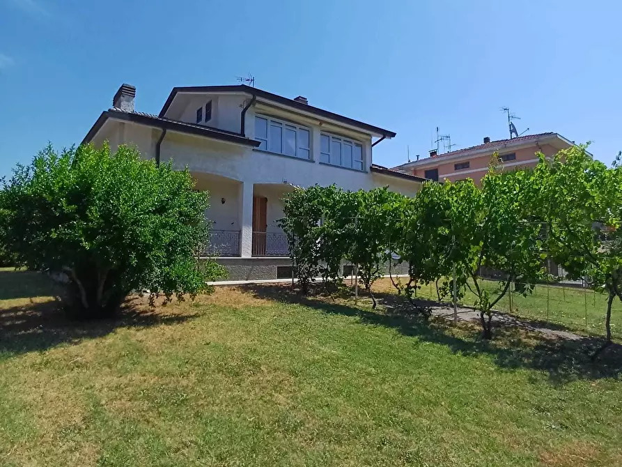 Immagine 3 di Casa bifamiliare in vendita  a Varano De' Melegari