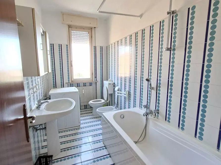 Immagine 43 di Trilocale in vendita  a Medesano