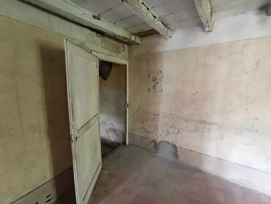 Immagine 18 di Porzione di casa in vendita  a Pellegrino Parmense