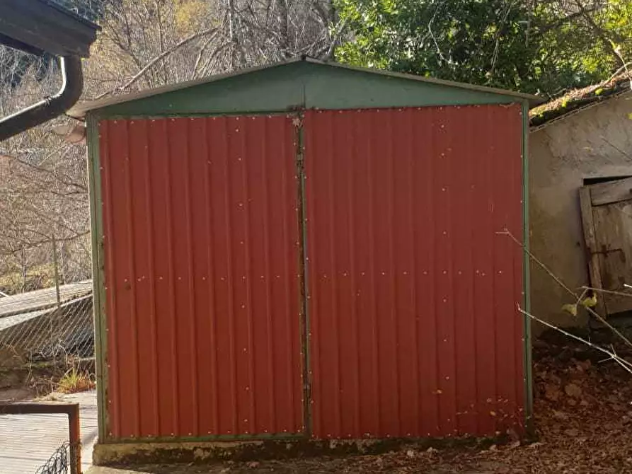 Immagine 16 di Porzione di casa in vendita  a Varsi