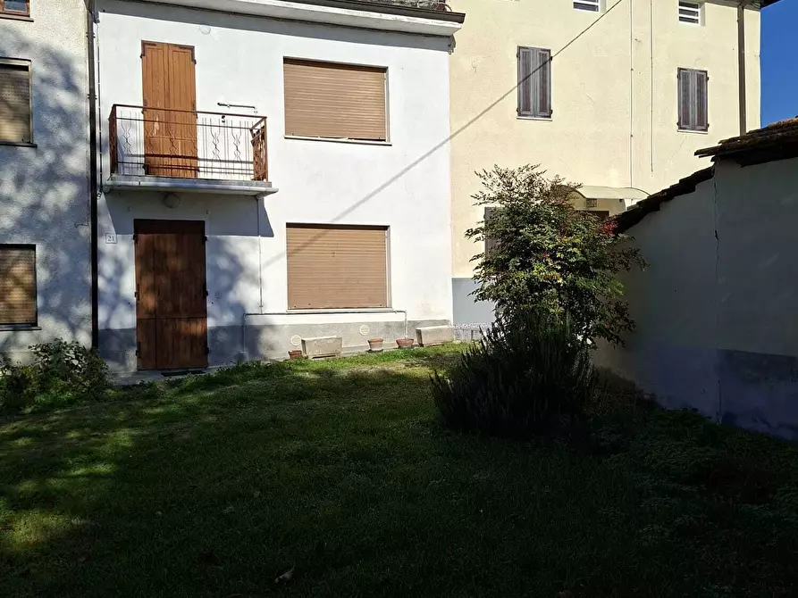 Immagine 1 di Porzione di casa in vendita  a Fornovo Di Taro