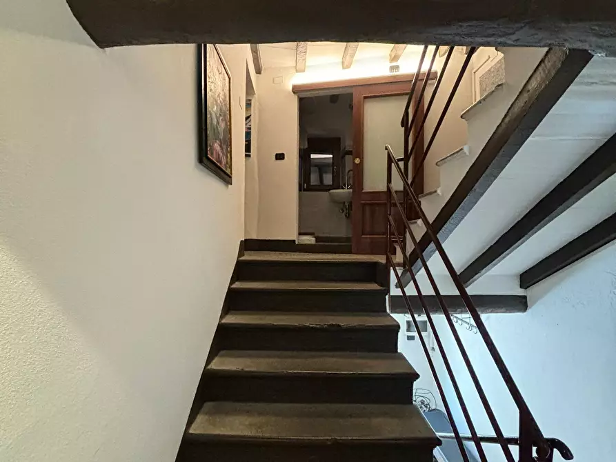 Immagine 9 di Porzione di casa in vendita  a Terenzo