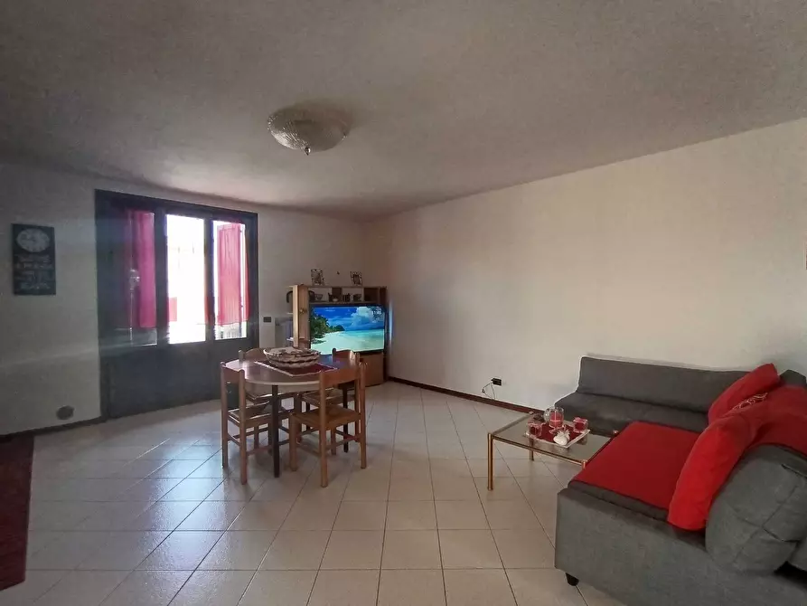 Immagine 6 di Bilocale in affitto  a Medesano